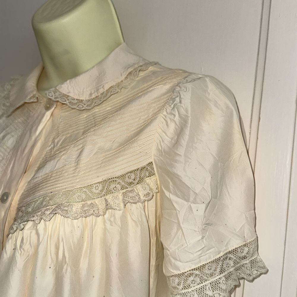 Vintage 50s/60s Barbizon Peach Lace Trim Pajama Top or Bed Jacket - Picture 2 of 10